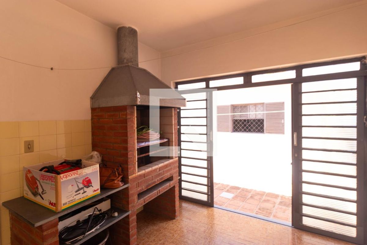 Casa à Venda - Jardim Flamboyant, 4 Quartos,  225 m2 em , Campinas - sp | SoloBR