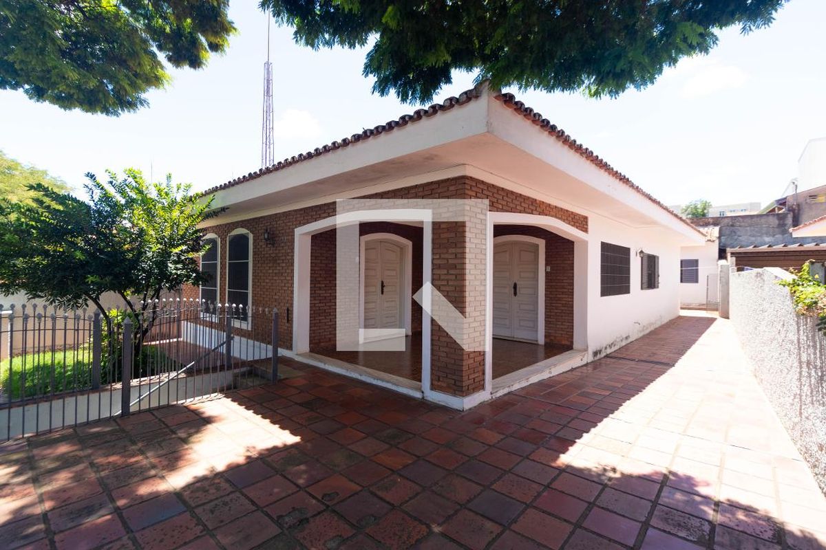 Casa à Venda - Jardim Flamboyant, 4 Quartos,  225 m2 em , Campinas - sp | SoloBR