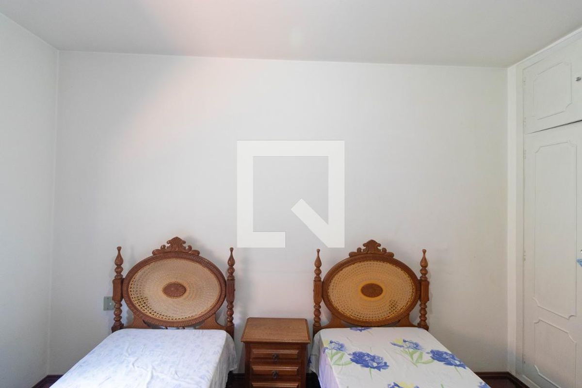 Casa à Venda - Jardim Flamboyant, 4 Quartos,  225 m2 em , Campinas - sp | SoloBR
