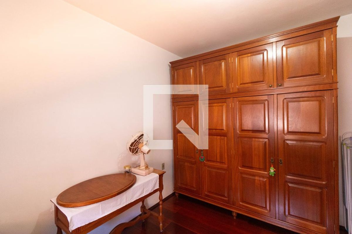 Casa à Venda - Jardim Flamboyant, 4 Quartos,  225 m2 em , Campinas - sp | SoloBR