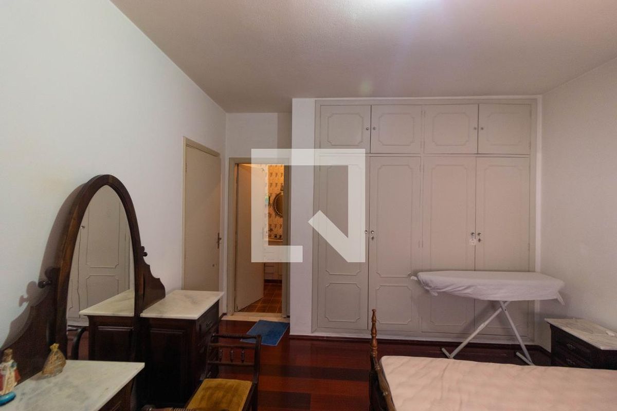 Casa à Venda - Jardim Flamboyant, 4 Quartos,  225 m2 em , Campinas - sp | SoloBR
