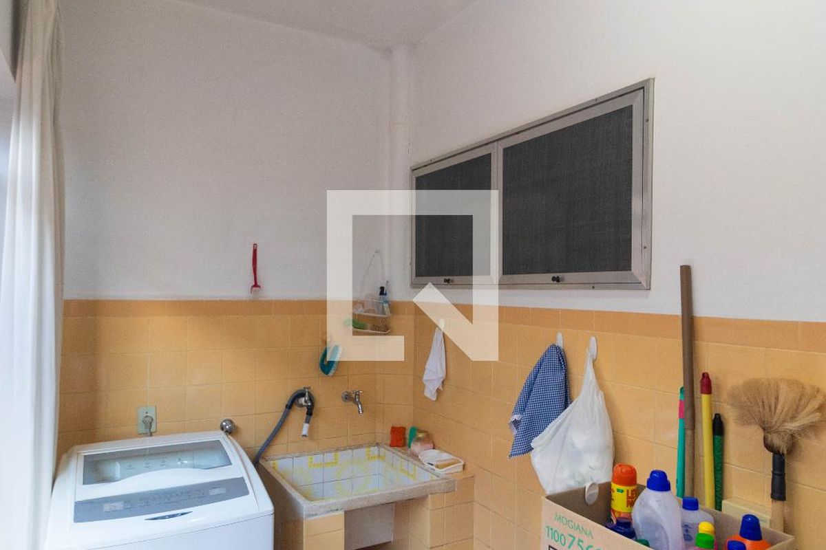 Casa à Venda - Jardim Flamboyant, 4 Quartos,  225 m2 em , Campinas - sp | SoloBR