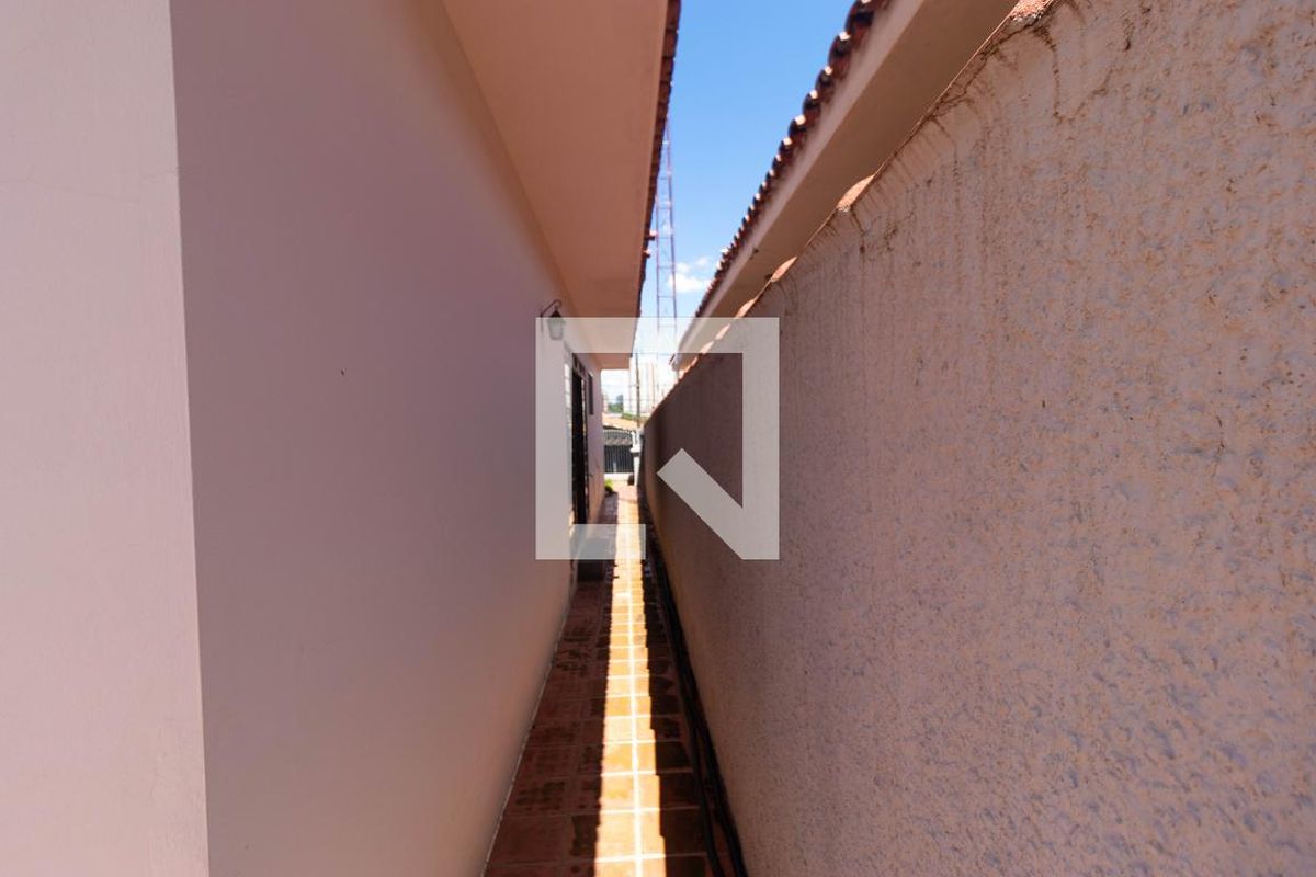 Casa à Venda - Jardim Flamboyant, 4 Quartos,  225 m2 em , Campinas - sp | SoloBR