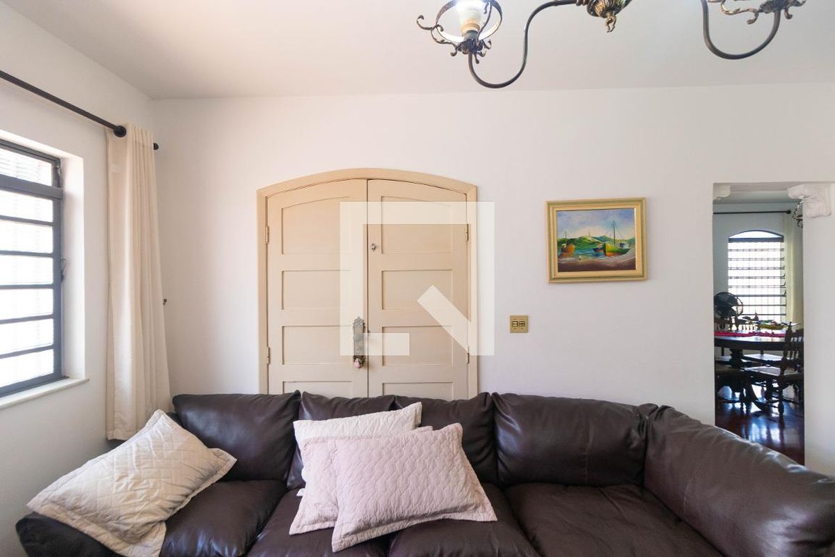 Casa à Venda - Jardim Flamboyant, 4 Quartos,  225 m2 em , Campinas - sp | SoloBR