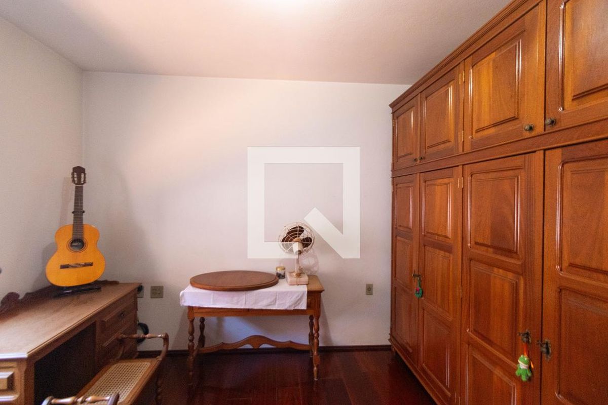 Casa à Venda - Jardim Flamboyant, 4 Quartos,  225 m2 em , Campinas - sp | SoloBR