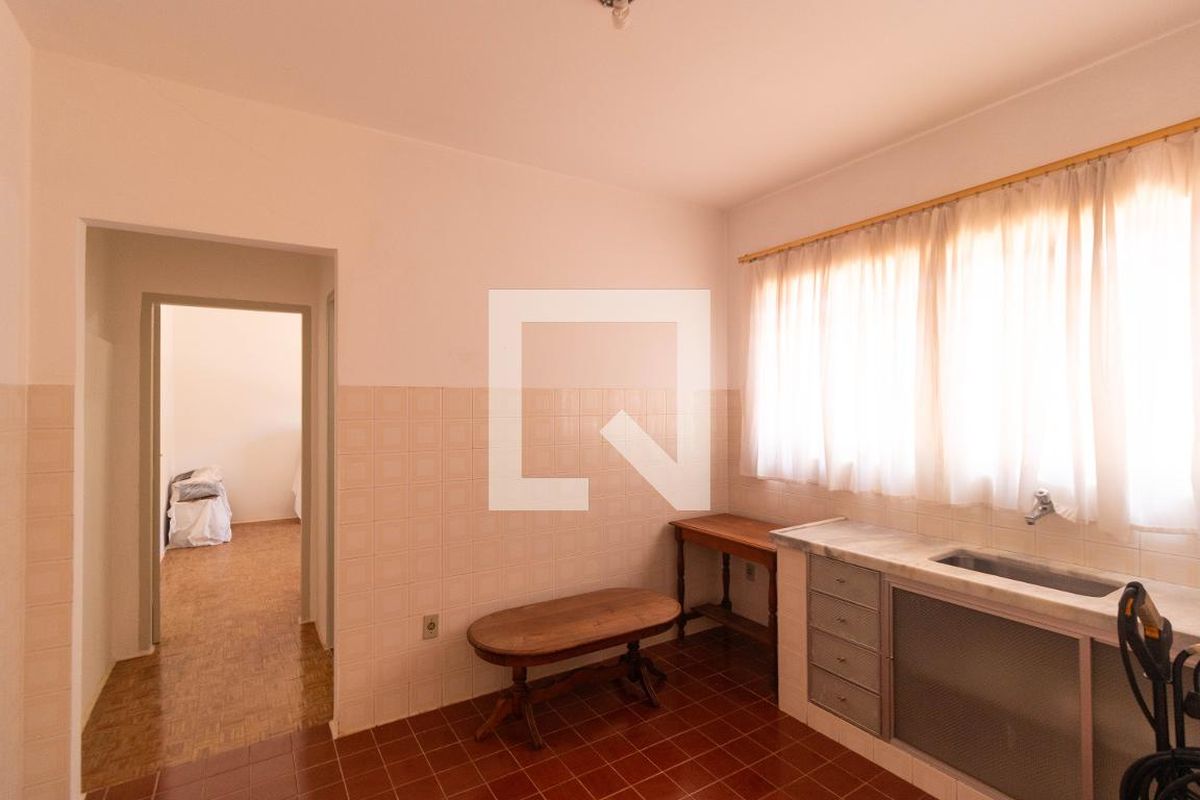 Casa à Venda - Jardim Flamboyant, 4 Quartos,  225 m2 em , Campinas - sp | SoloBR