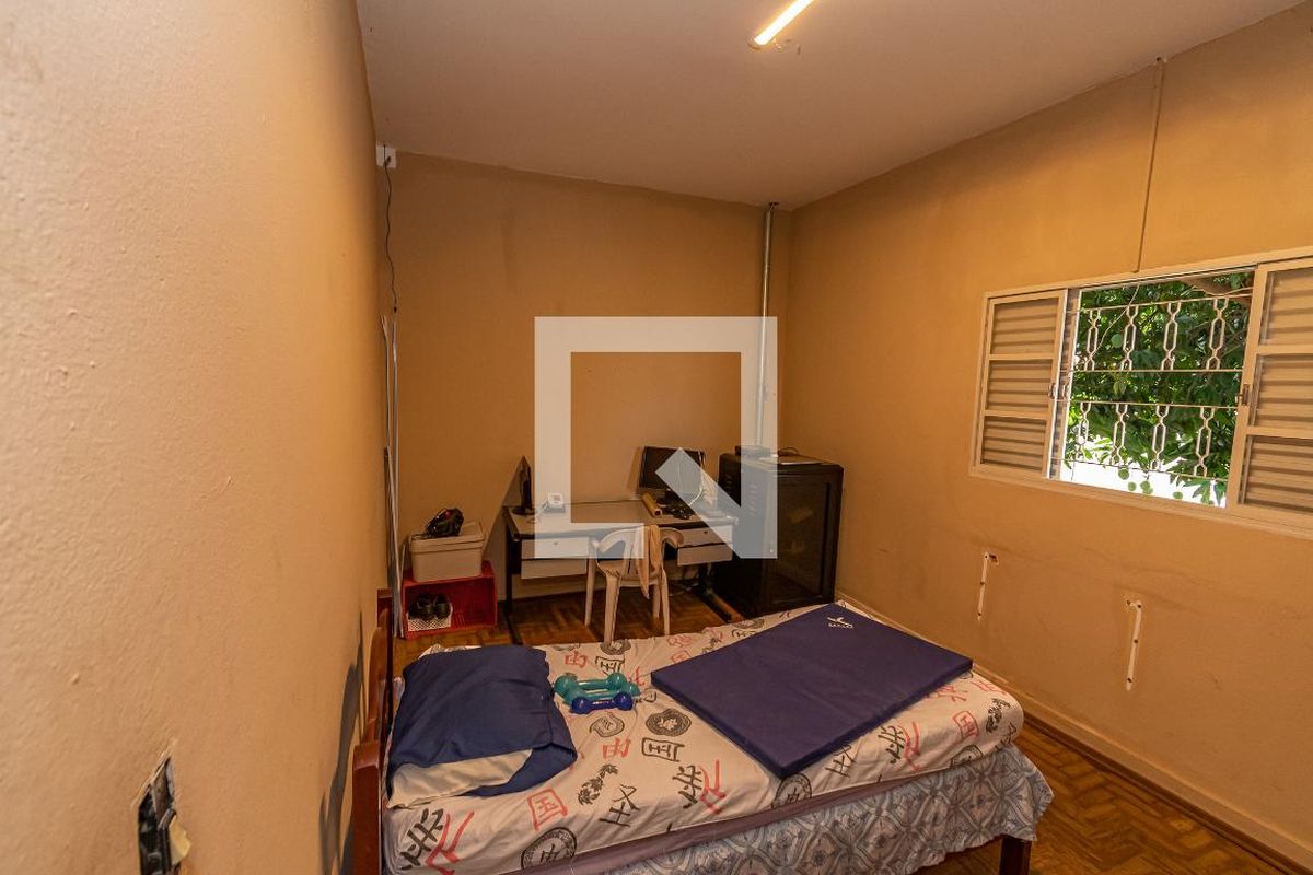 Casa à Venda - Taquaral, 2 Quartos,  180 m2 em , Campinas - sp | SoloBR