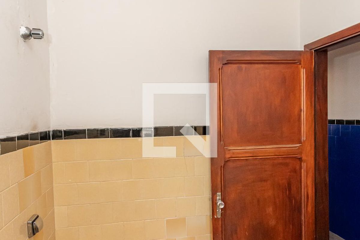 Casa à Venda - Taquaral, 2 Quartos,  180 m2 em , Campinas - sp | SoloBR