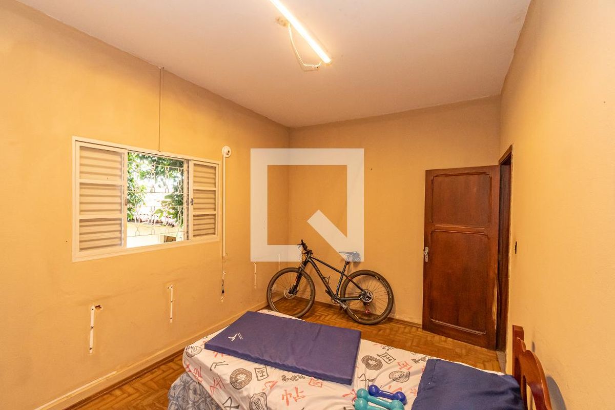 Casa à Venda - Taquaral, 2 Quartos,  180 m2 em , Campinas - sp | SoloBR