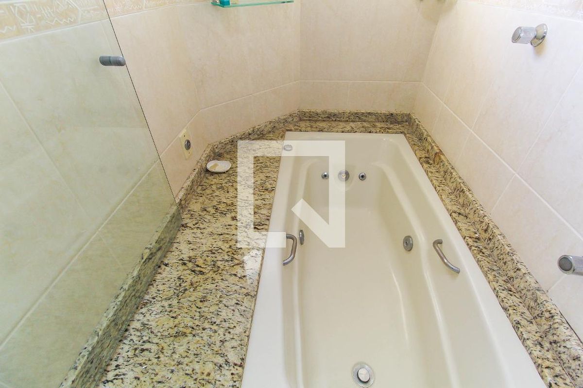 Casa, 3 quartos, 210 m² - Foto 44