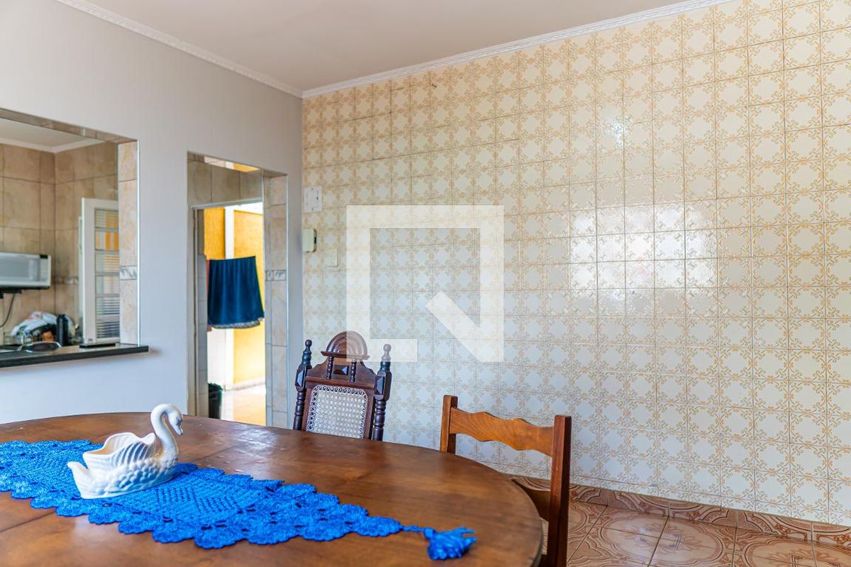 Casa à Venda - Jardim do Lago, 4 Quartos,  232 m2 em , Campinas - sp | SoloBR