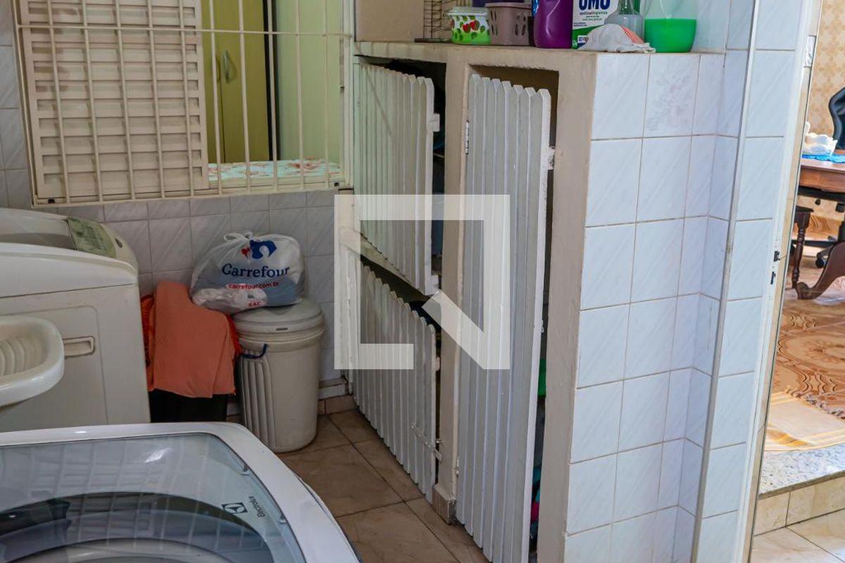 Casa à Venda - Jardim do Lago, 4 Quartos,  232 m2 em , Campinas - sp | SoloBR