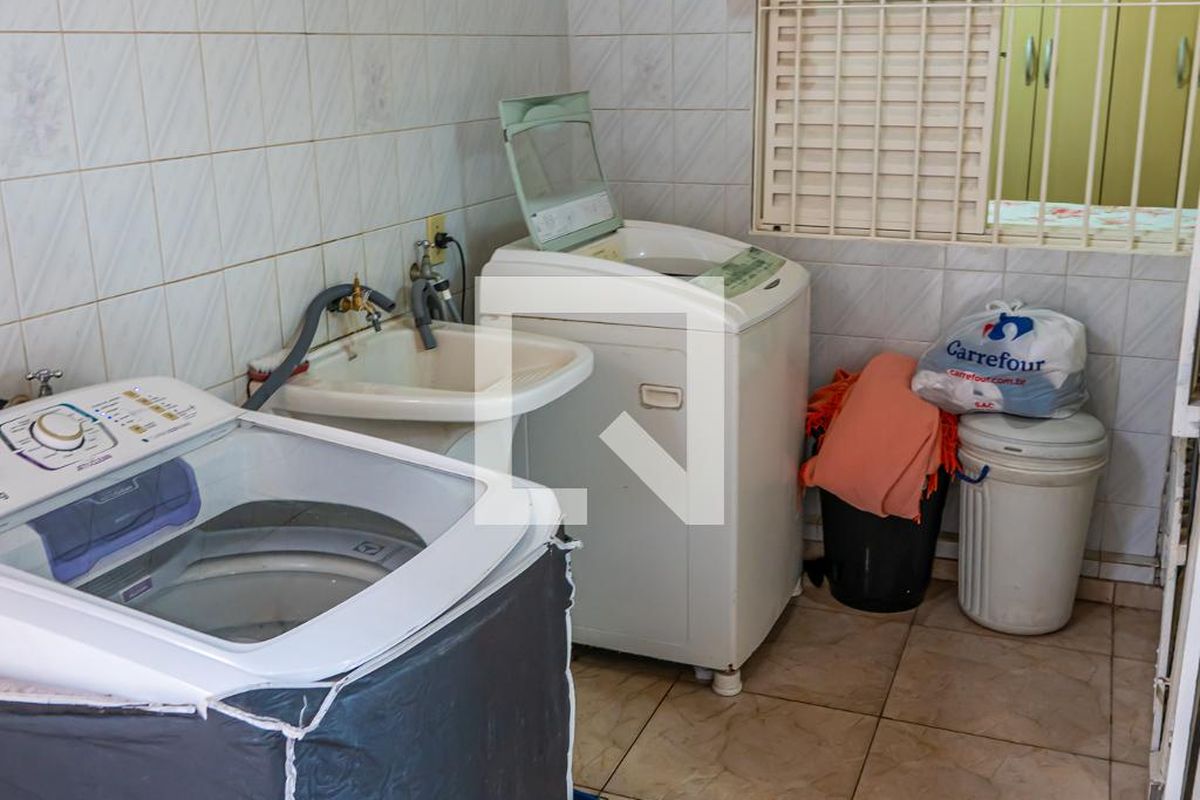 Casa à Venda - Jardim do Lago, 4 Quartos,  232 m2 em , Campinas - sp | SoloBR