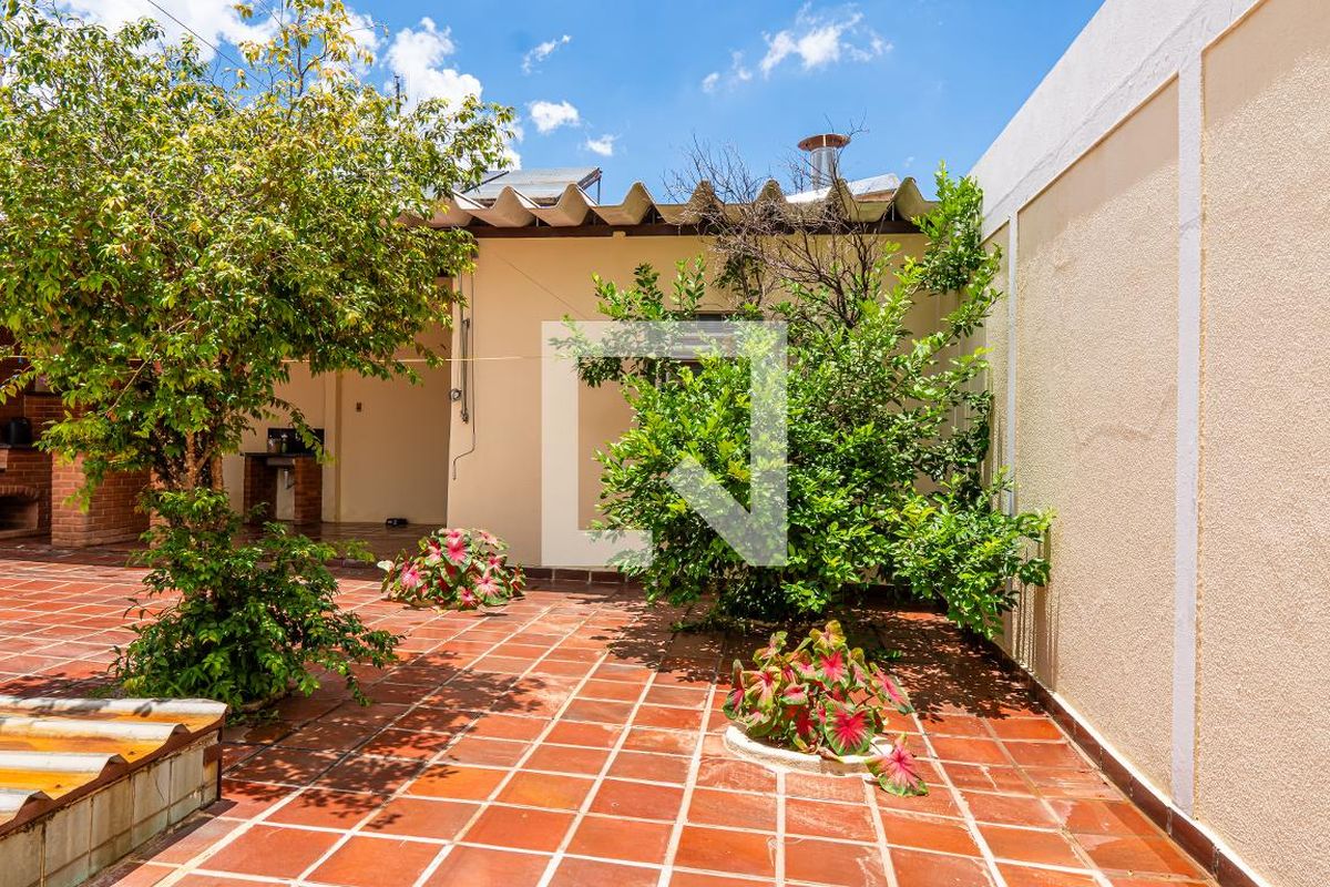 Casa à Venda - Jardim do Lago, 4 Quartos,  232 m2 em , Campinas - sp | SoloBR