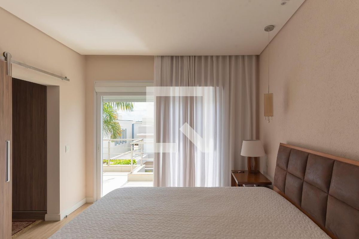 Casa à Venda - Swiss Park, 3 Quartos,  296 m2 em , Campinas - sp | SoloBR