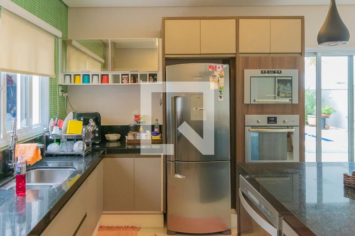 Casa à Venda - Swiss Park, 3 Quartos,  296 m2 em , Campinas - sp | SoloBR