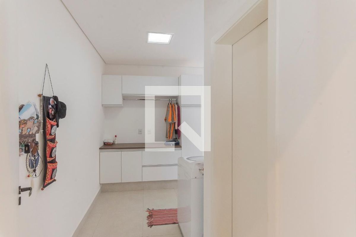 Casa à Venda - Swiss Park, 3 Quartos,  296 m2 em , Campinas - sp | SoloBR