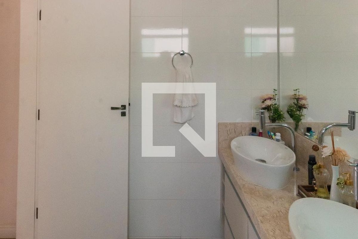 Casa à Venda - Swiss Park, 3 Quartos,  296 m2 em , Campinas - sp | SoloBR