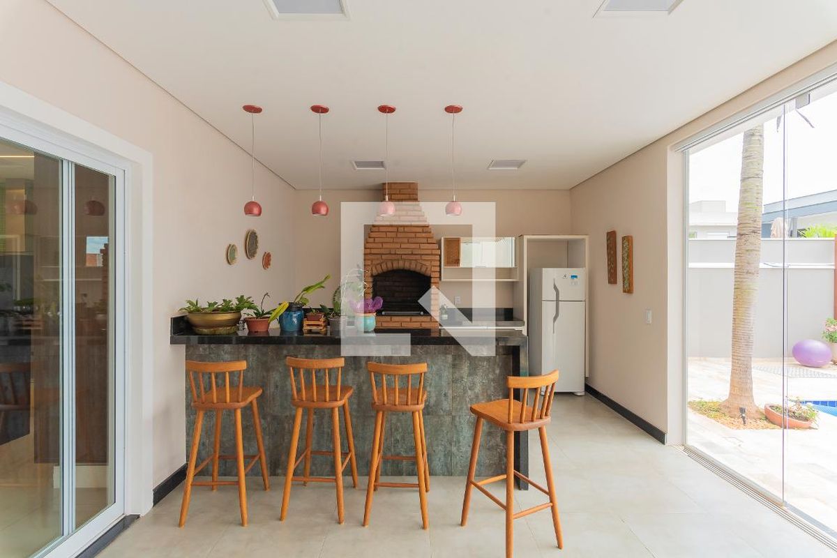 Casa à Venda - Swiss Park, 3 Quartos,  296 m2 em , Campinas - sp | SoloBR
