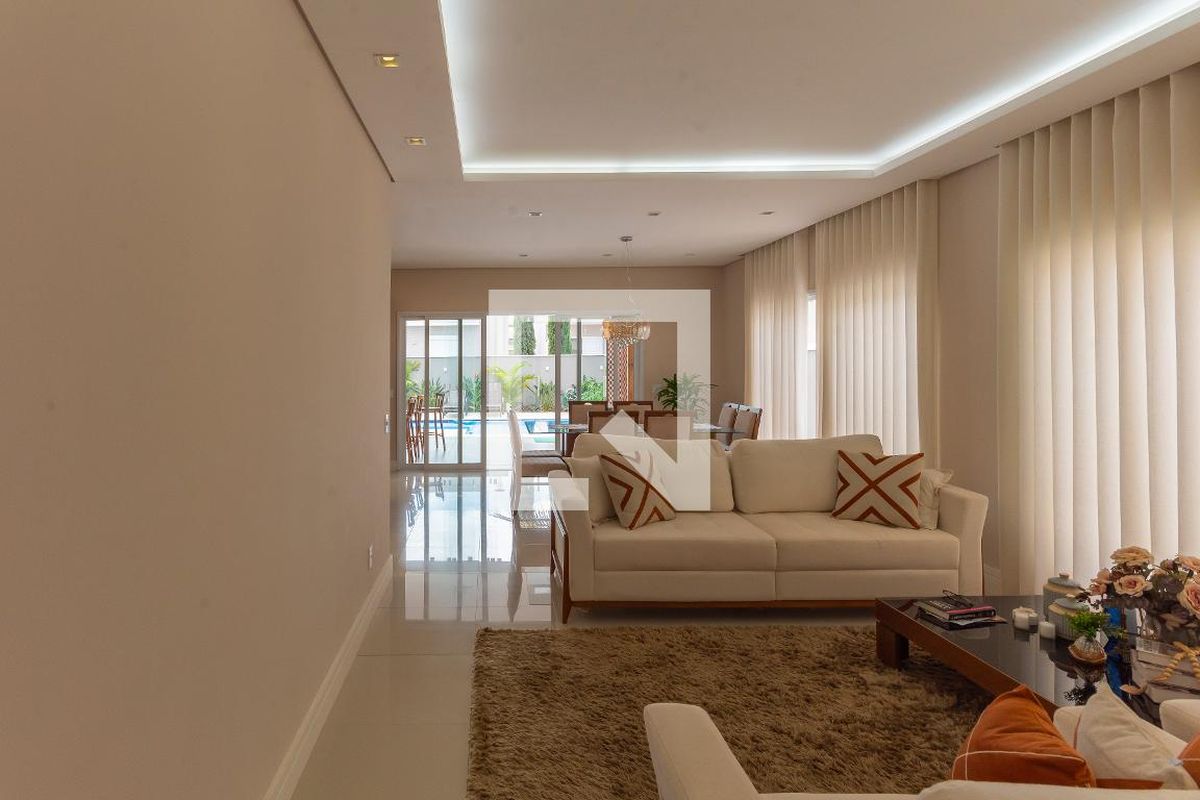 Casa à Venda - Swiss Park, 3 Quartos,  296 m2 em , Campinas - sp | SoloBR