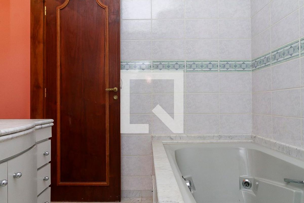 Casa, 6 quartos, 300 m² - Foto 20