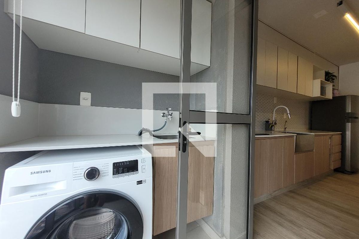 Apartamento à Venda - Cambuí, 1 Quarto,  40 m2 em , Campinas - sp | SoloBR