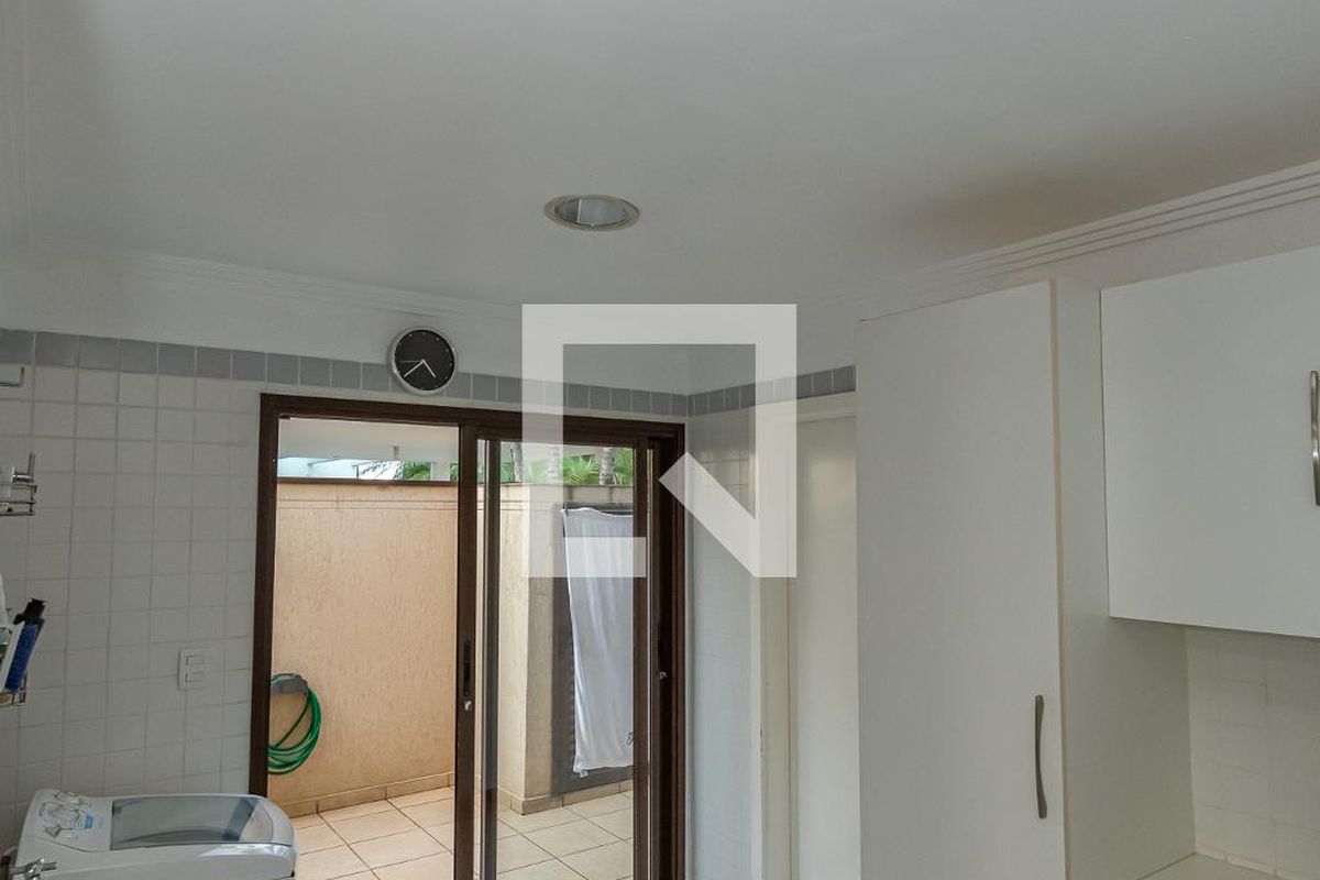 Casa à Venda - Lot. Alphaville Campinas , 4 Quartos,  520 m2 em , Campinas - sp | SoloBR