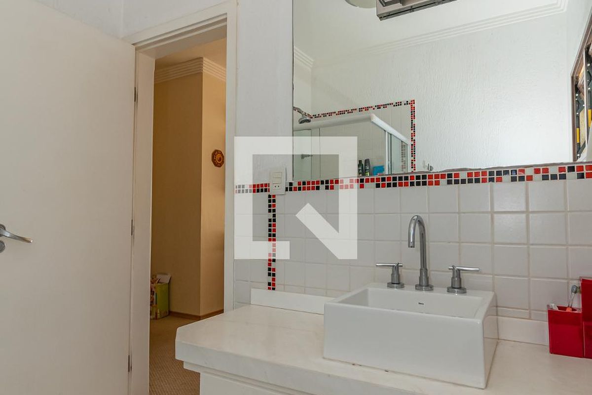 Casa à Venda - Lot. Alphaville Campinas , 4 Quartos,  520 m2 em , Campinas - sp | SoloBR