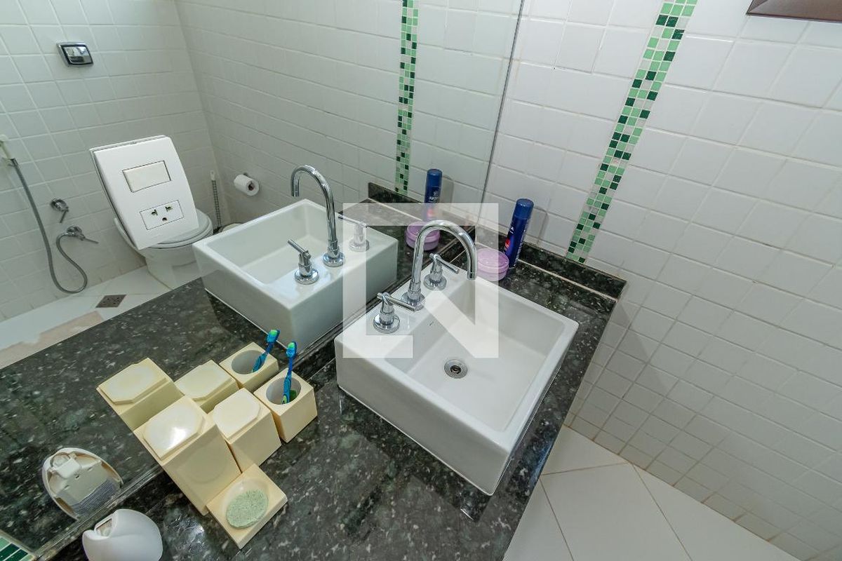 Casa à Venda - Lot. Alphaville Campinas , 4 Quartos,  520 m2 em , Campinas - sp | SoloBR