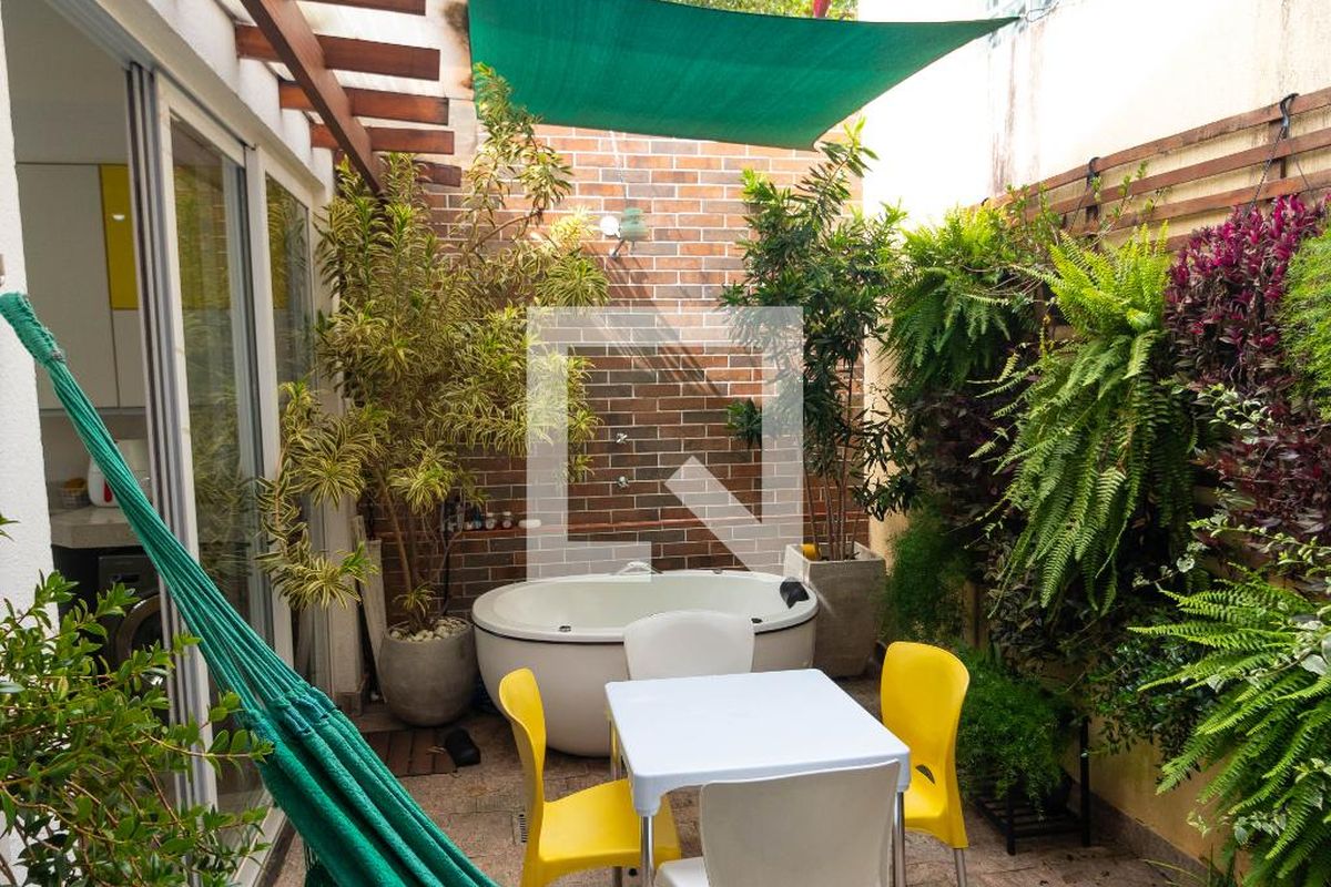 Casa à Venda - Mansões Santo Antônio, 2 Quartos,  150 m2 em , Campinas - sp | SoloBR