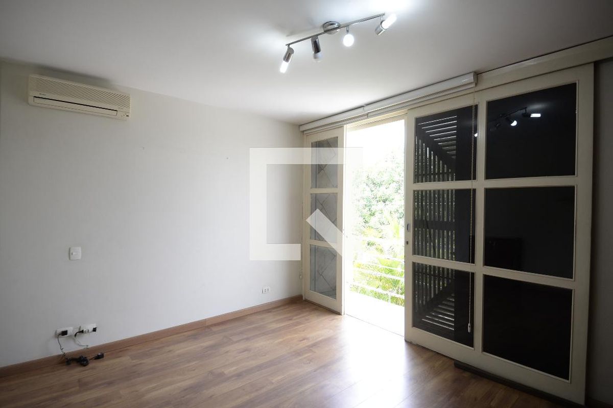 Casa, 3 quartos, 230 m² - Foto 38
