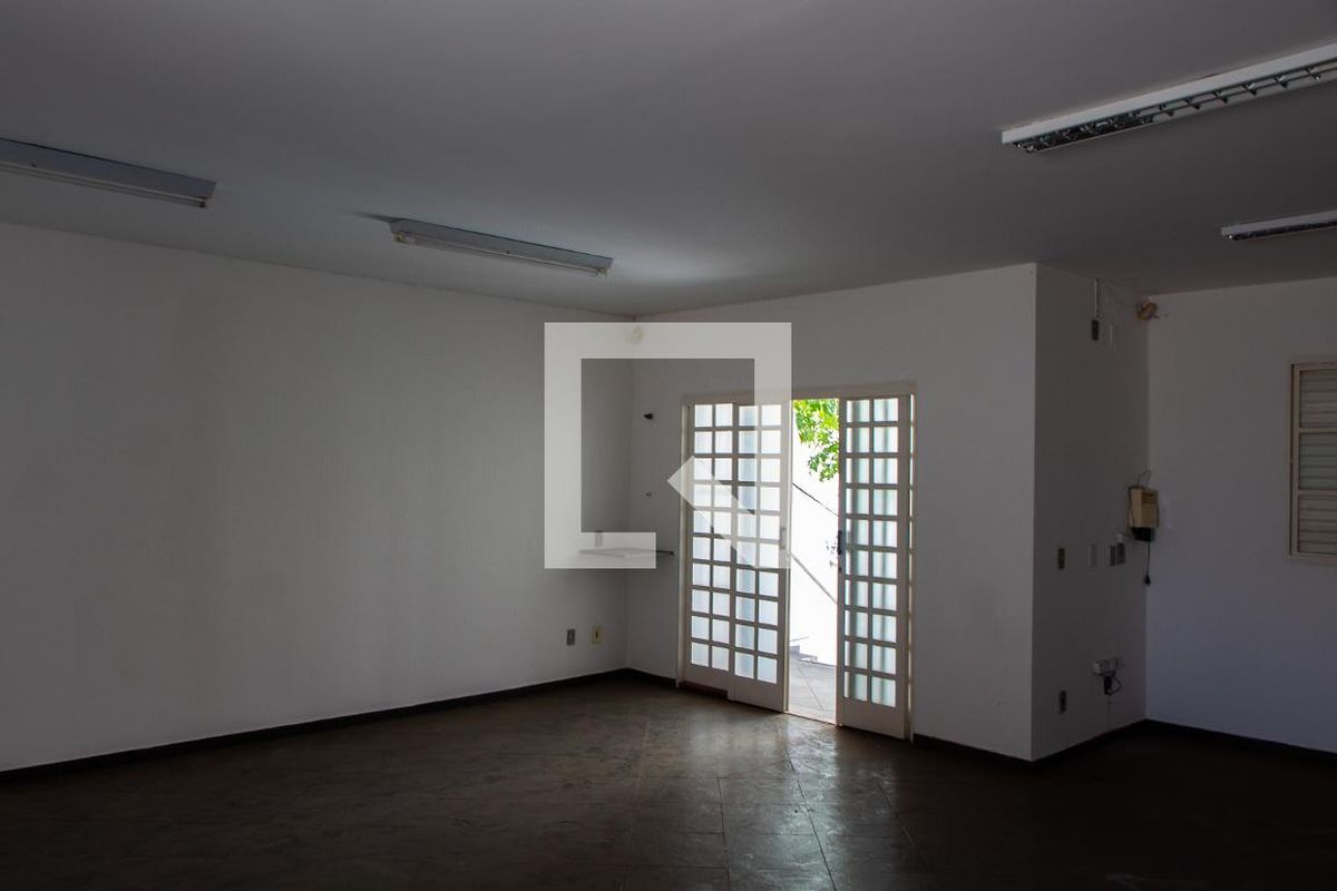 Casa à Venda - Bosque, 3 Quartos,  228 m2 em , Campinas - sp | SoloBR