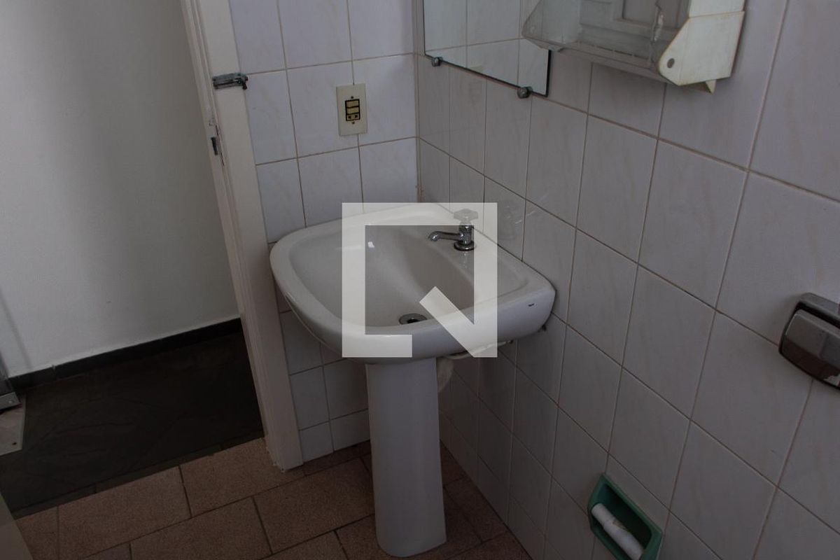 Casa à Venda - Bosque, 3 Quartos,  228 m2 em , Campinas - sp | SoloBR
