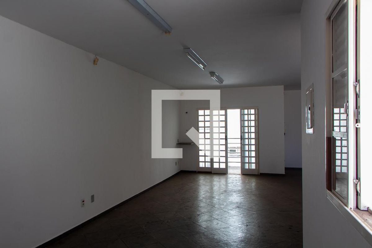 Casa à Venda - Bosque, 3 Quartos,  228 m2 em , Campinas - sp | SoloBR