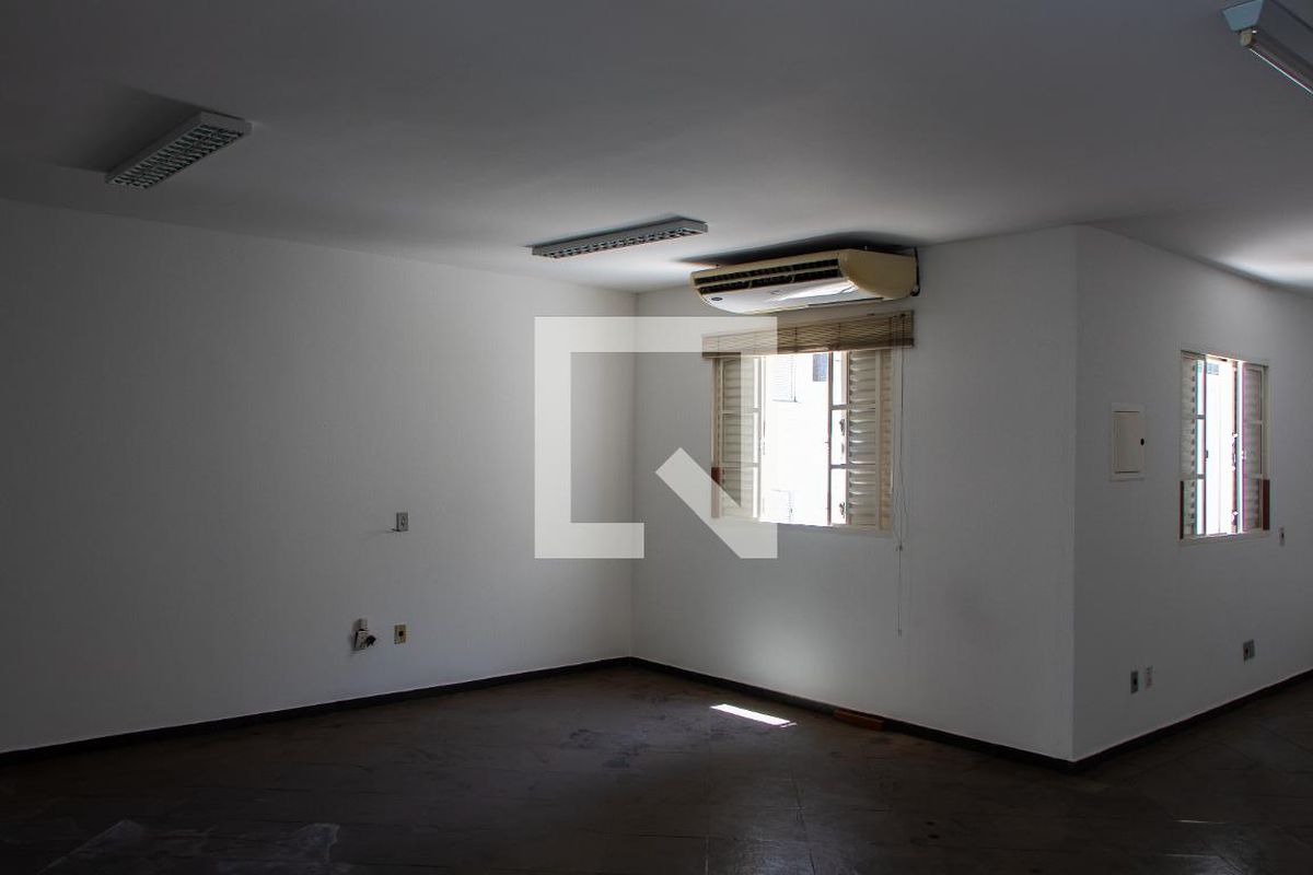 Casa à Venda - Bosque, 3 Quartos,  228 m2 em , Campinas - sp | SoloBR