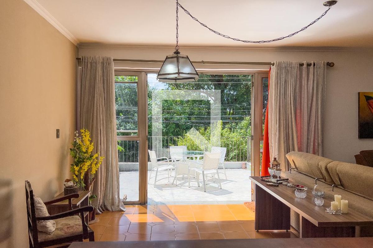 Casa, 3 quartos, 250 m² - Foto 2