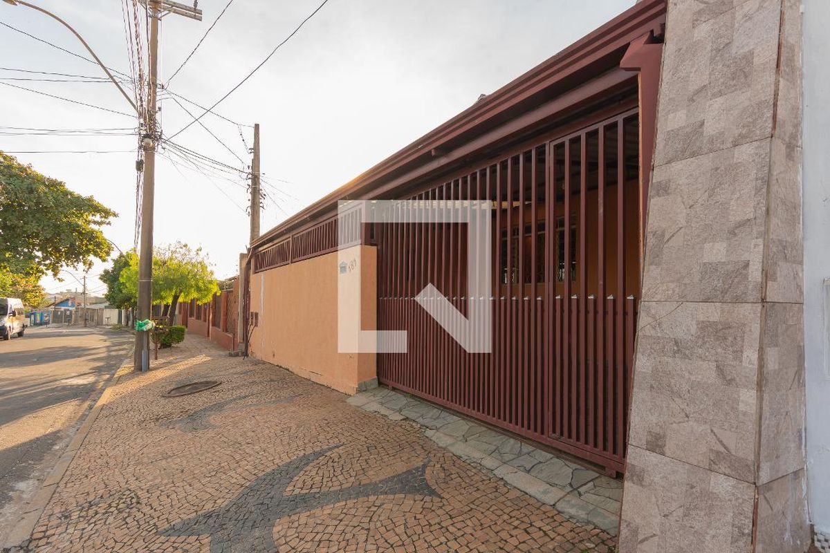 Casa à Venda - Jardim do Lago, 3 Quartos,  360 m2 em , Campinas - sp | SoloBR