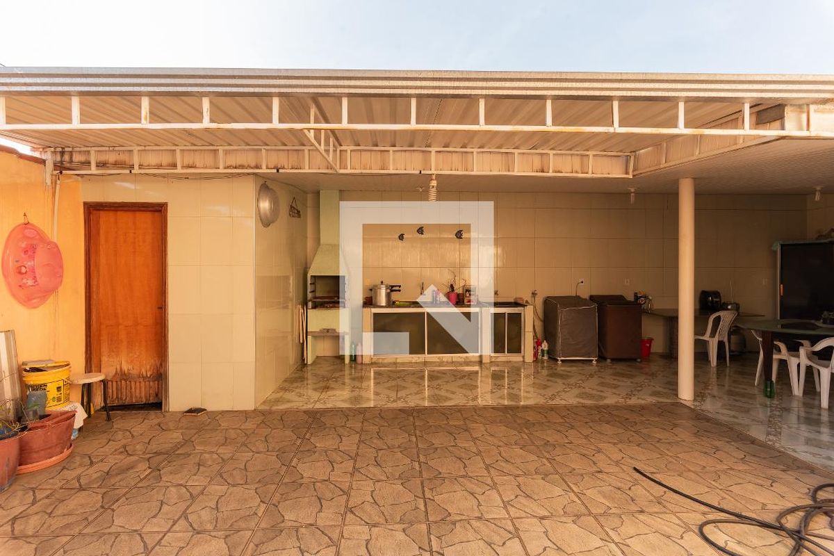 Casa à Venda - Jardim do Lago, 3 Quartos,  360 m2 em , Campinas - sp | SoloBR
