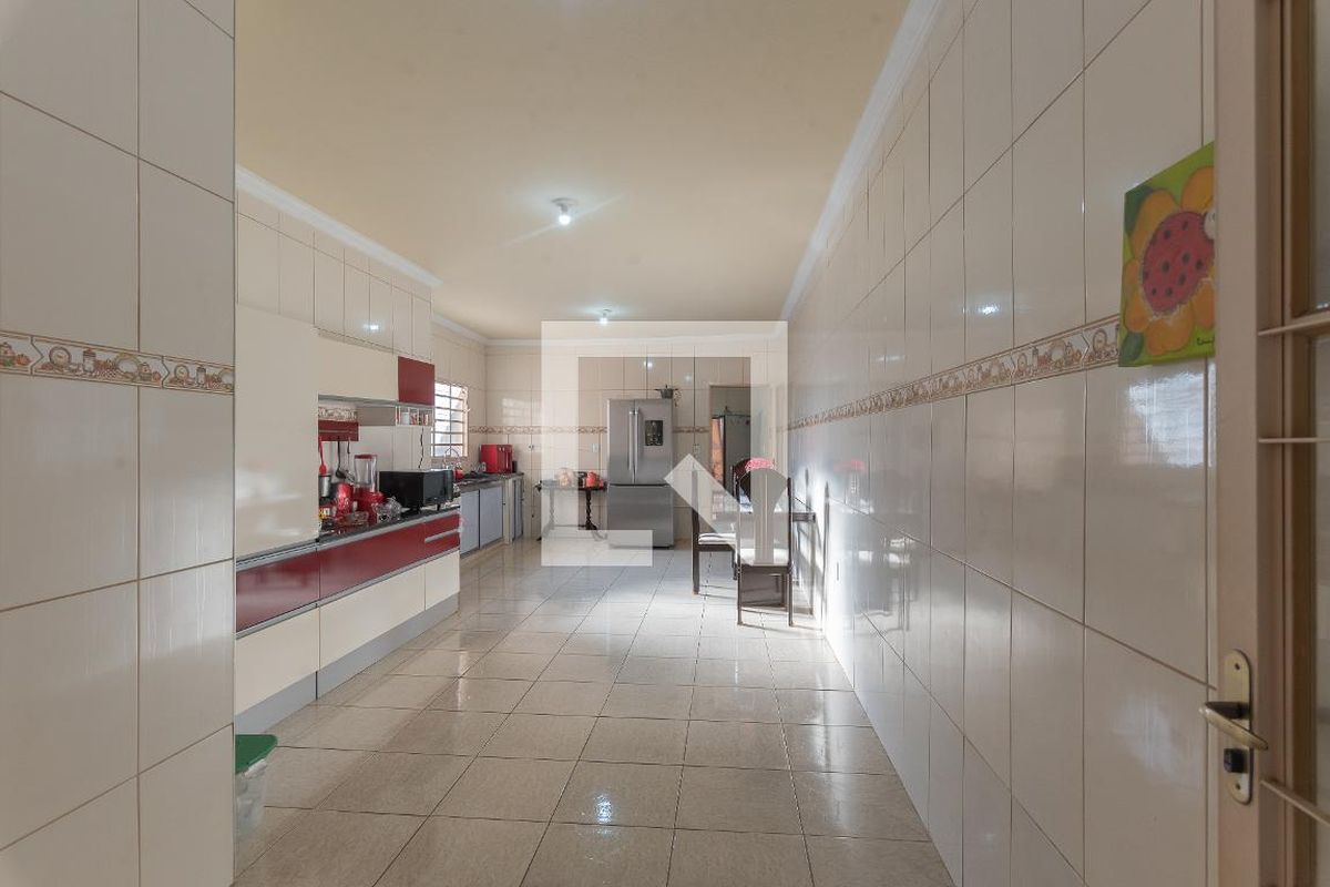 Casa à Venda - Jardim do Lago, 3 Quartos,  360 m2 em , Campinas - sp | SoloBR
