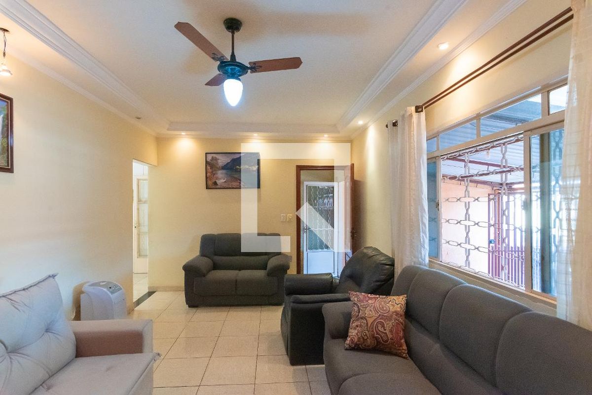 Casa à Venda - Jardim do Lago, 3 Quartos,  360 m2 em , Campinas - sp | SoloBR
