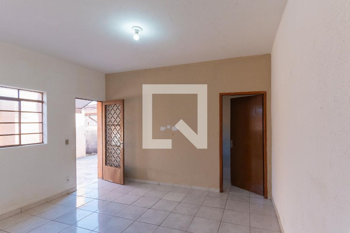 Casa à Venda - Jardim do Lago, 3 Quartos,  360 m2 em , Campinas - sp | SoloBR