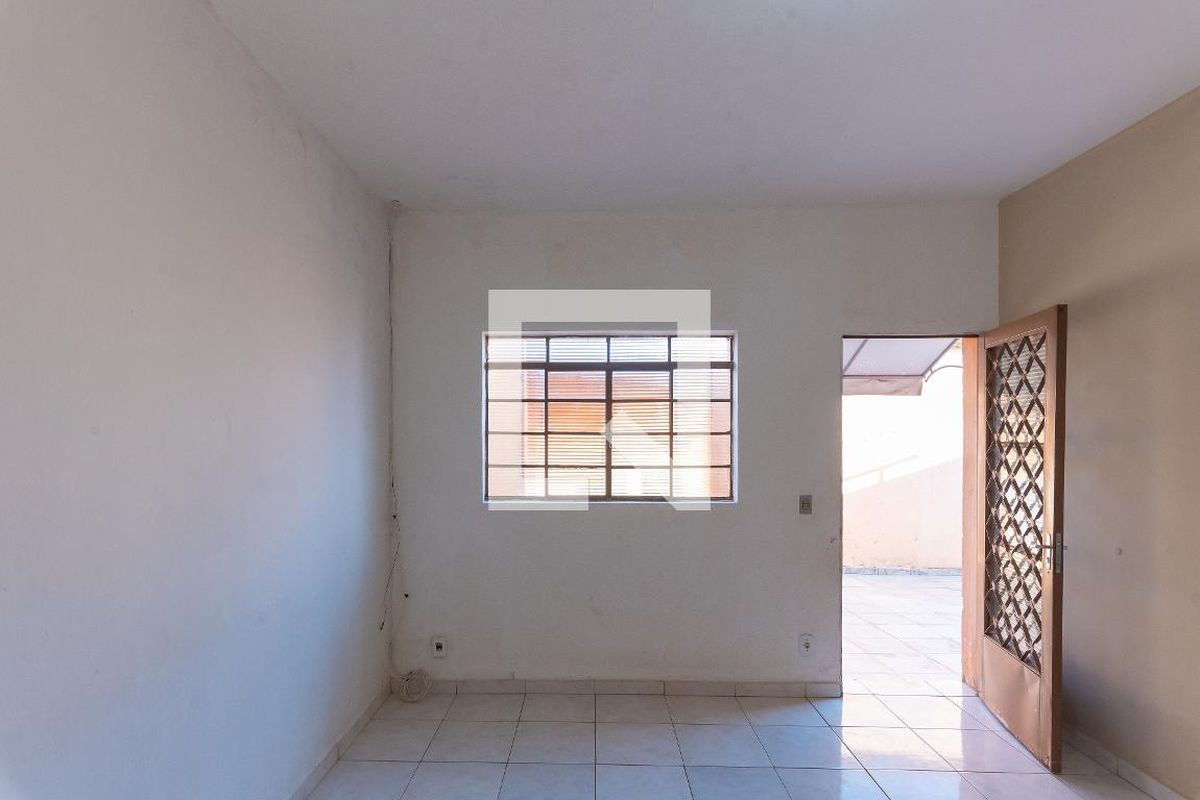 Casa à Venda - Jardim do Lago, 3 Quartos,  360 m2 em , Campinas - sp | SoloBR
