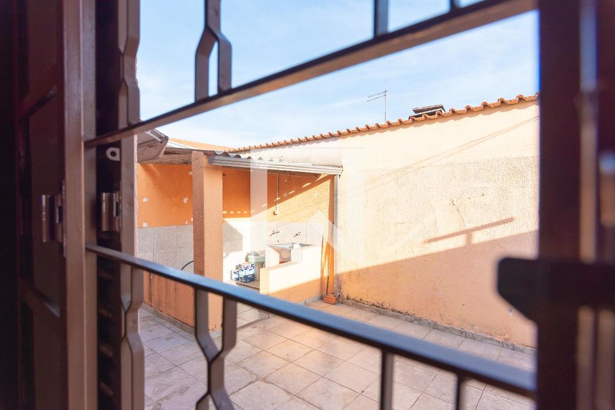 Casa à Venda - Jardim do Lago, 3 Quartos,  360 m2 em , Campinas - sp | SoloBR