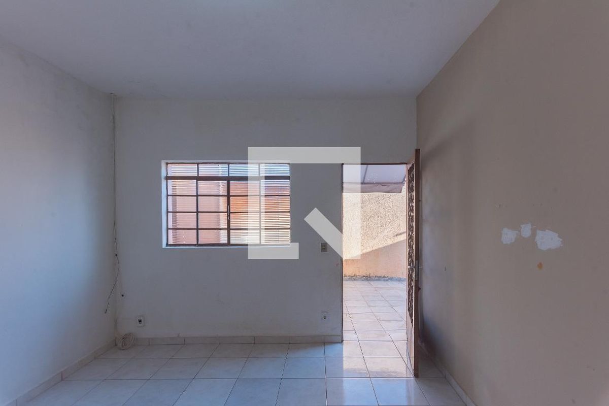 Casa à Venda - Jardim do Lago, 3 Quartos,  360 m2 em , Campinas - sp | SoloBR