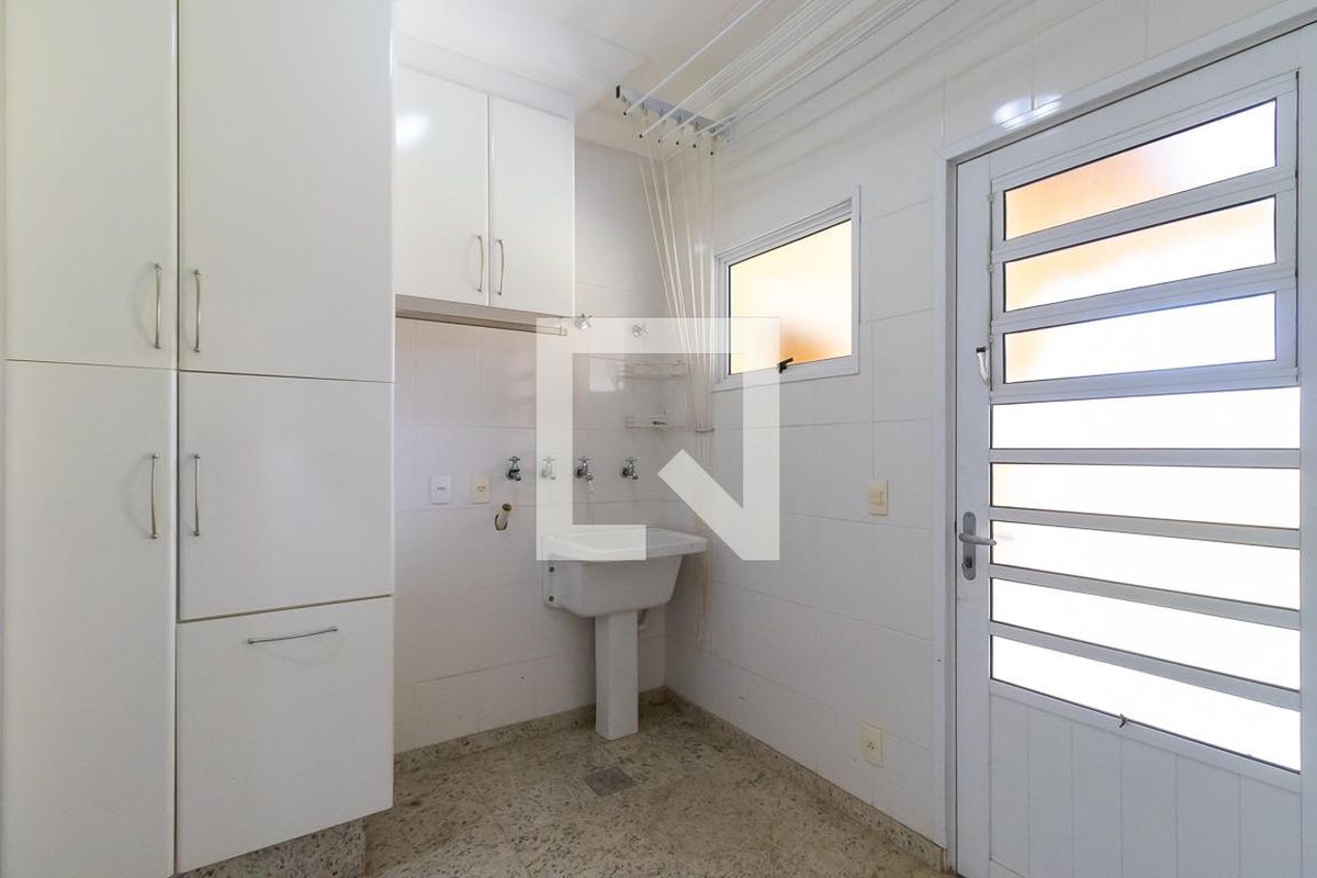 Casa à Venda - Lot. Alphaville Campinas, 3 Quartos,  330 m2 em , Campinas - sp | SoloBR