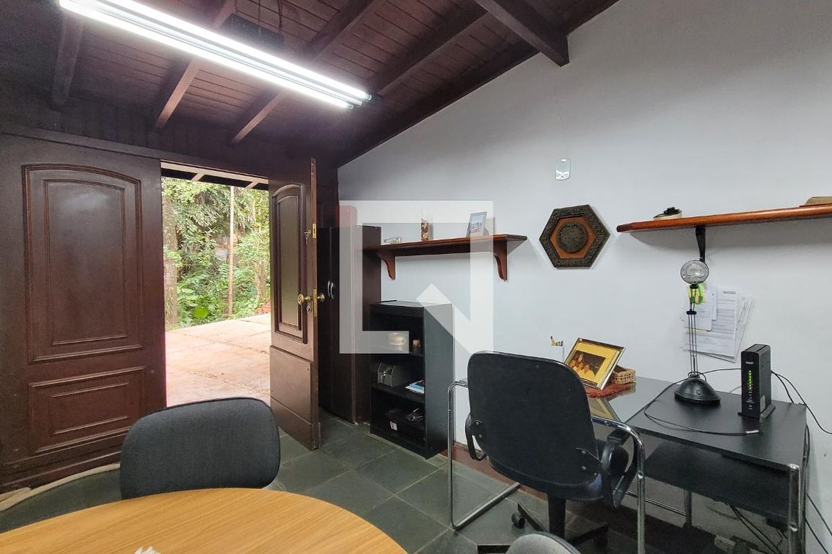 Casa à Venda - Jardim Santana, 5 Quartos,  2234 m2 em , Campinas - sp | SoloBR