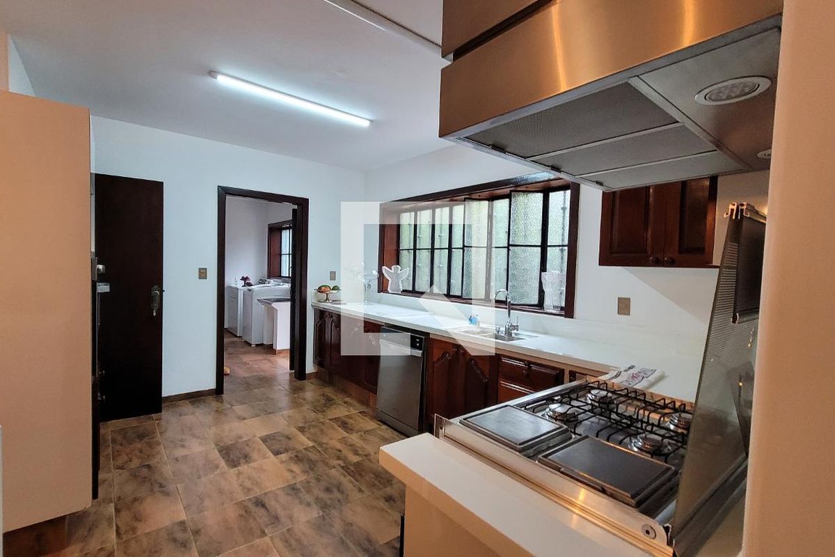 Casa à Venda - Jardim Santana, 5 Quartos,  2234 m2 em , Campinas - sp | SoloBR