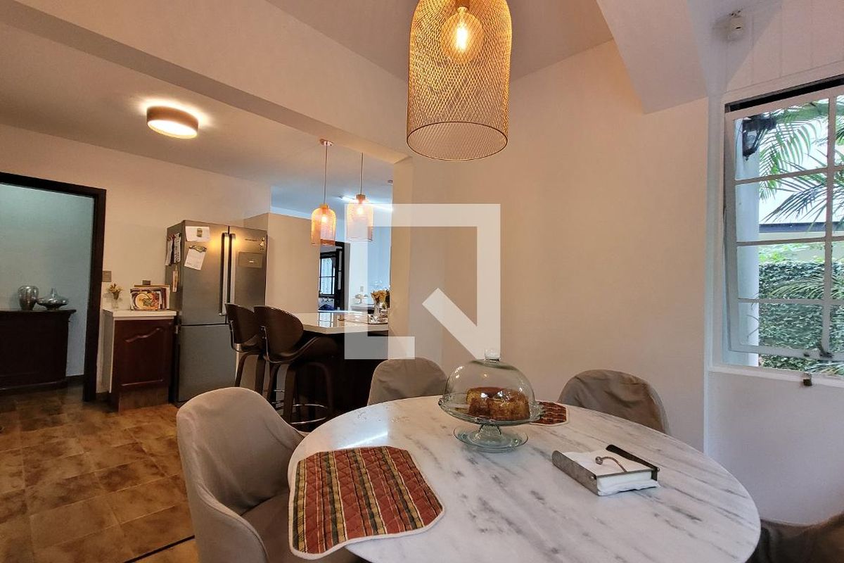 Casa à Venda - Jardim Santana, 5 Quartos,  2234 m2 em , Campinas - sp | SoloBR