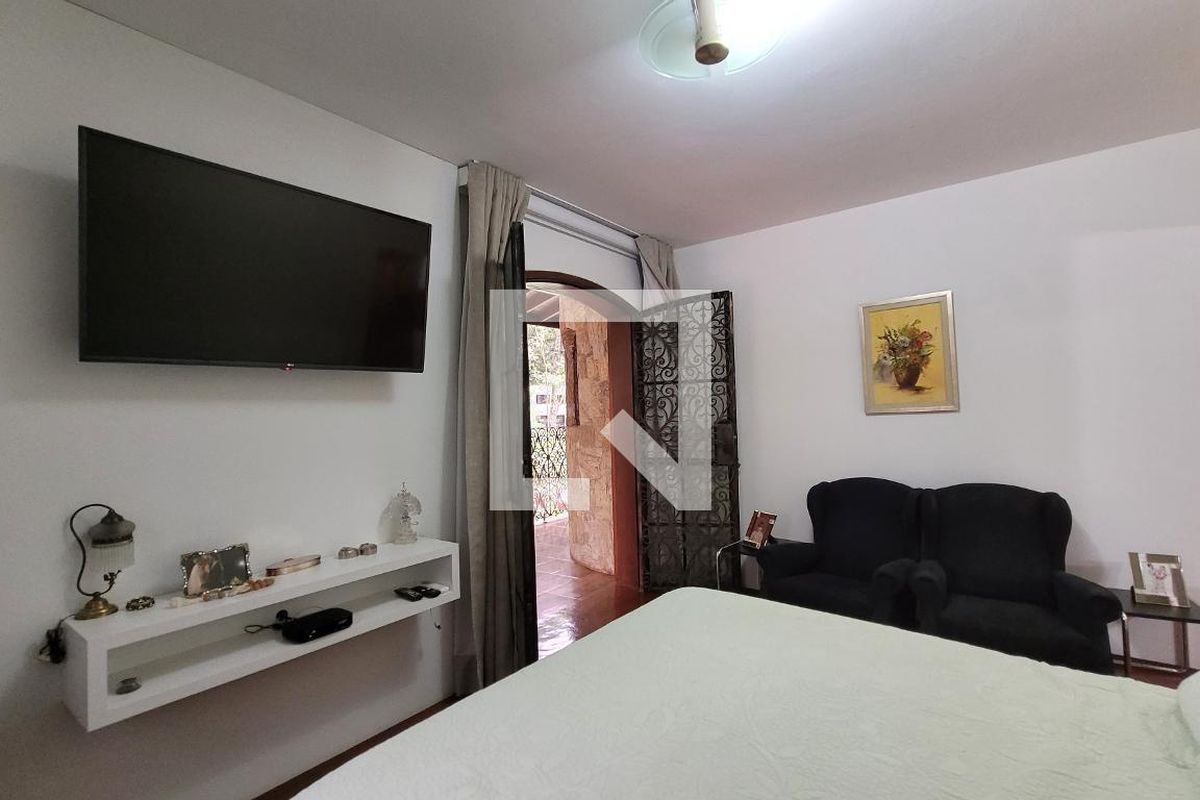 Casa à Venda - Jardim Santana, 5 Quartos,  2234 m2 em , Campinas - sp | SoloBR