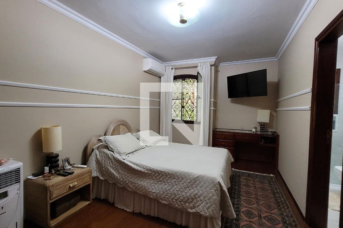 Casa à Venda - Jardim Santana, 5 Quartos,  2234 m2 em , Campinas - sp | SoloBR